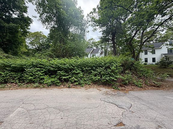 4th image of 4 Shore Rd