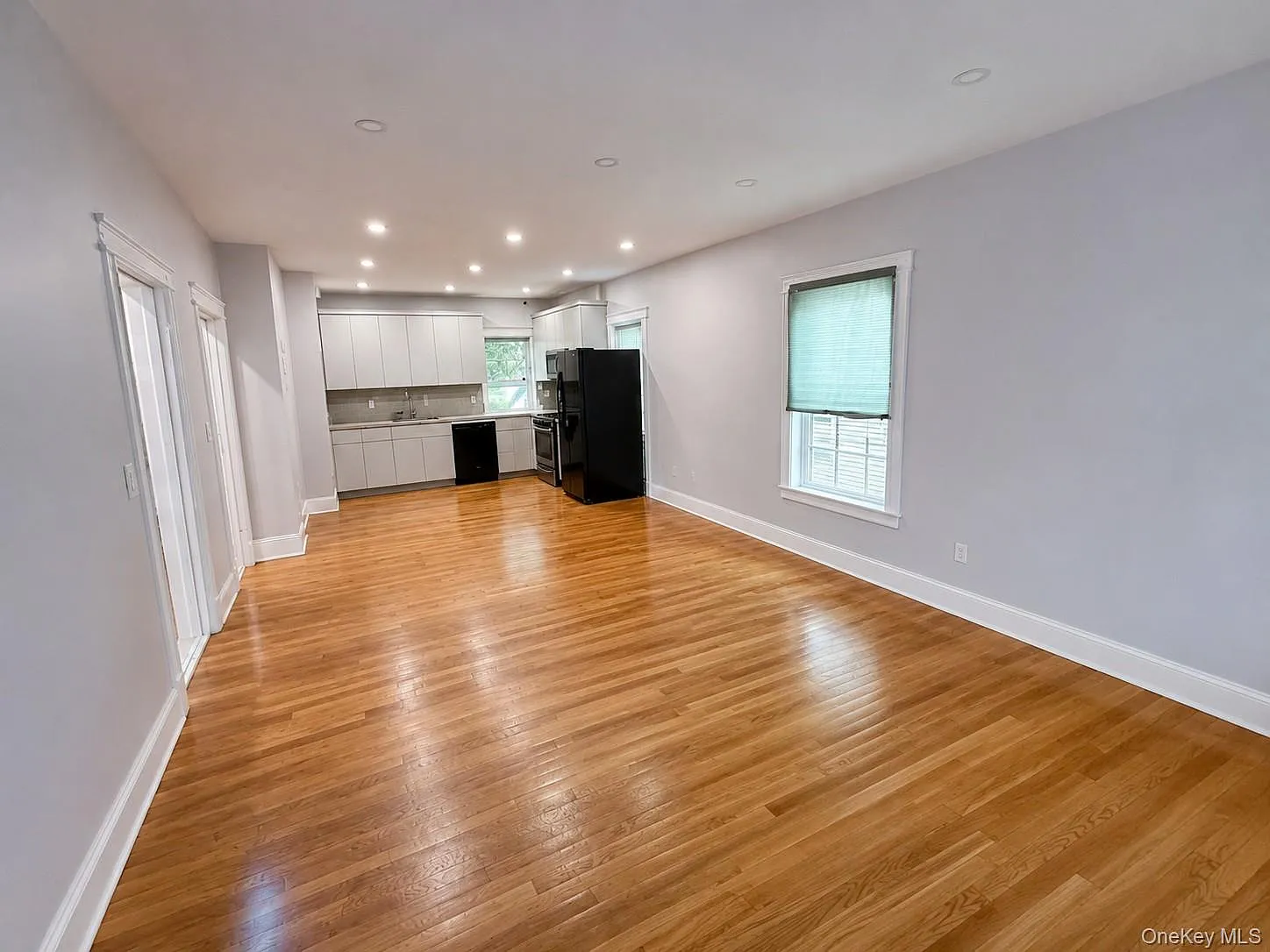 3 bed, 2.0 bath, 1100 sqft, $3,800 — Photo 4