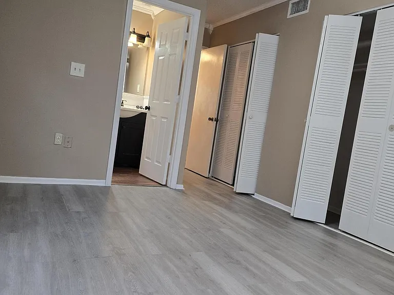 3135 Shady Dell Ln #212 — Photo 20