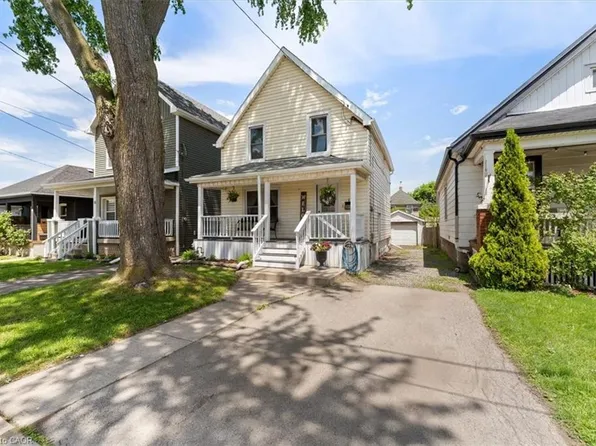 17 Craigmiller Ave, Hamilton, ON L8L 3H9