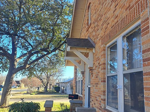 5th image of 1106 Silas St