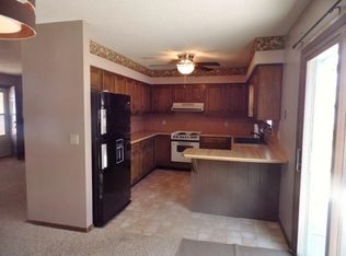 705 N Elm St, Wellington, KS 67152