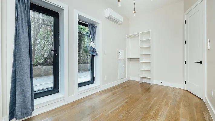 Rented by Nooklyn NYC LLC | media 16