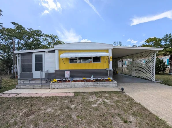 17433 Walking Dr, Hudson, FL 34667