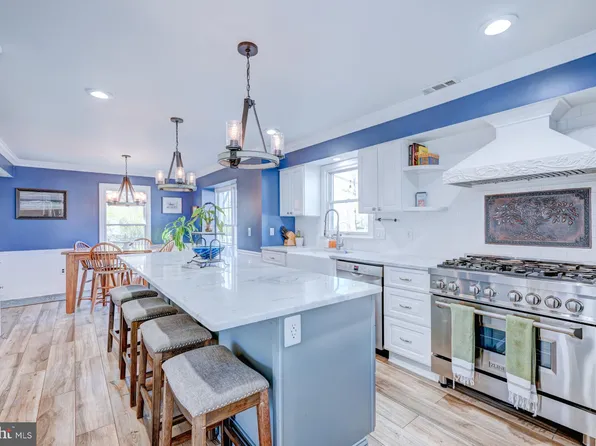 120 Trappe Ln, Langhorne, PA 19047