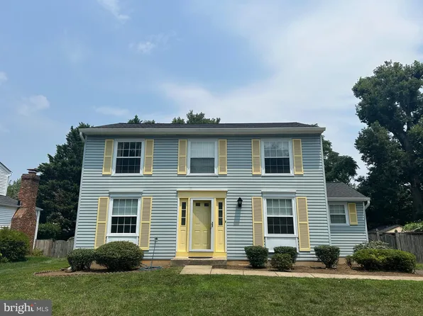 8406 Woodford Ct, Vienna, VA 22182