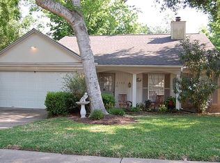 2303 Parkview Dr, Pearland, TX 77581
