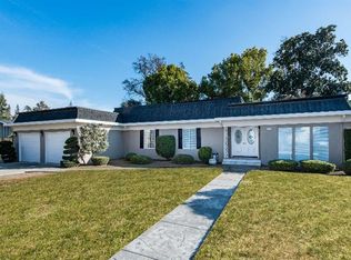 8275 E Sanders Ct, Fresno, CA 93737