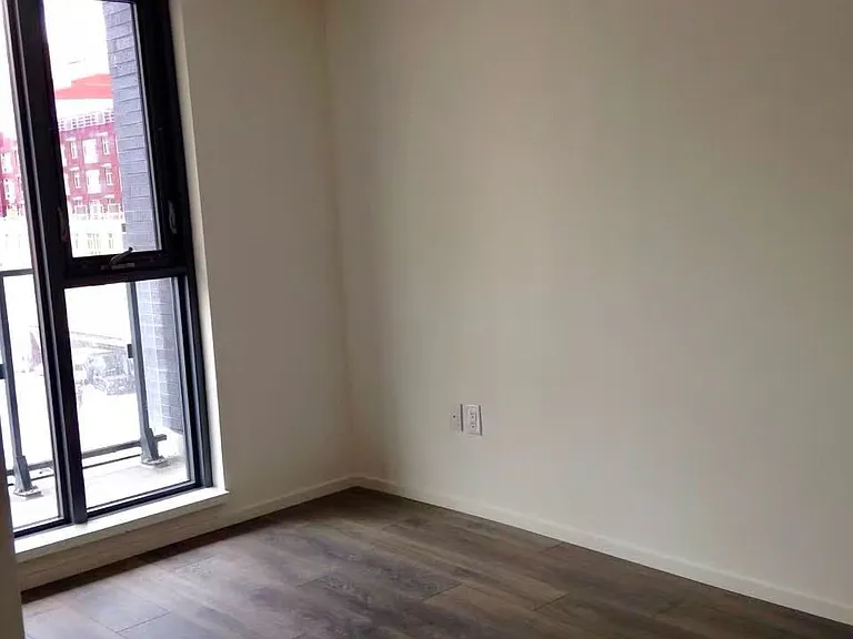 159 Dundas St E #610 — Photo 11