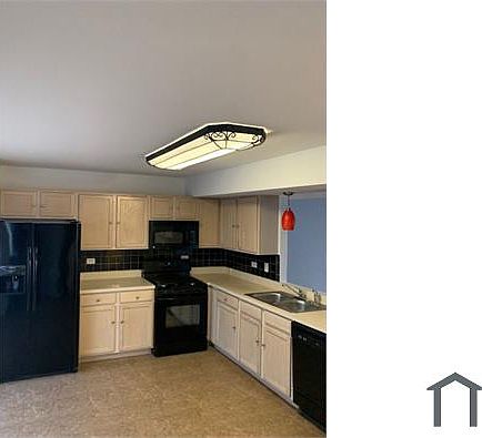 3rd image of 805 Hollow Glen Ct