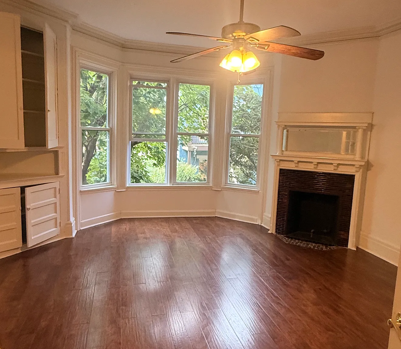 3 bed, $2,500 — Photo 1