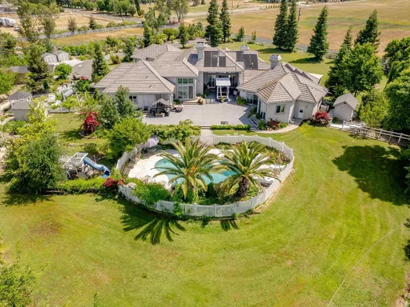 9850 Sherman Ln, Wilton, CA 95693