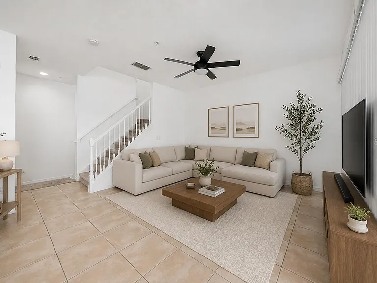 2532 Grand Central Pkwy #8 — Photo 12