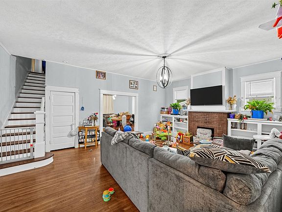 4th image of 308 N 3rd St