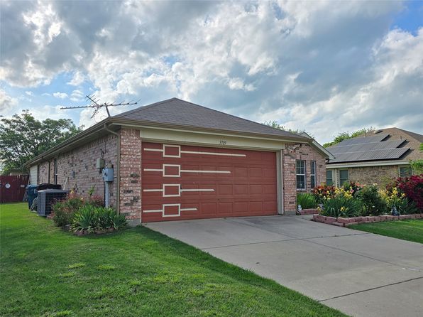 3709 Allison Dr, Denton, TX 76207
