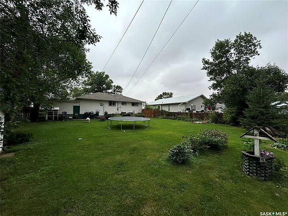 3rd image of 634 King St