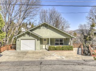 445 Darfo Dr, Crestline, CA 92325