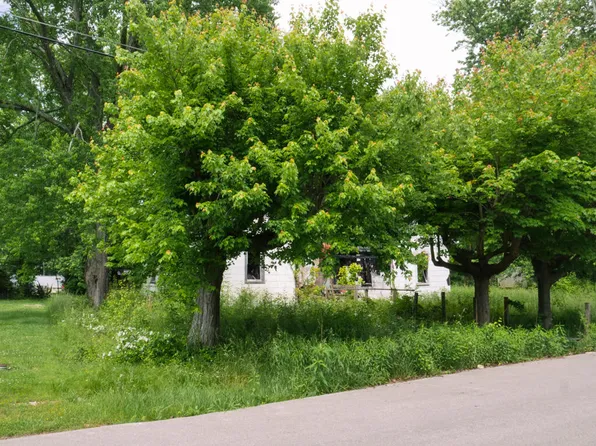 38 5th Ave, Clay City, KY 40312