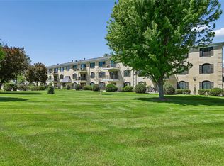 190 Cottage Grove Ave SE APT 208, Cedar Rapids, IA 52403