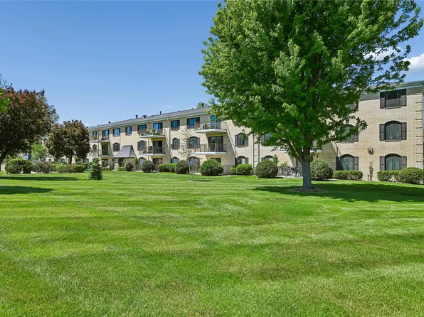 190 Cottage Grove Ave SE APT 208, Cedar Rapids, IA 52403