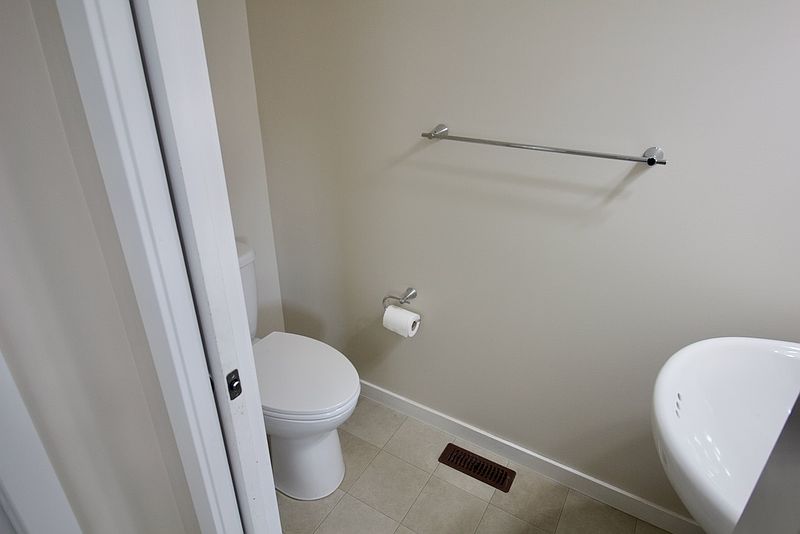 Edmonton House for rent - 3 Bedrooms — photo 27