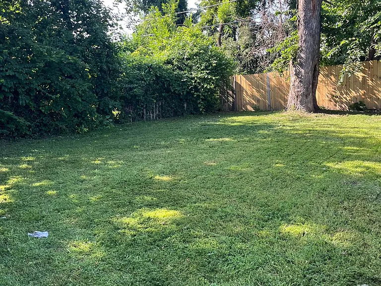 33 David St — Photo 12
