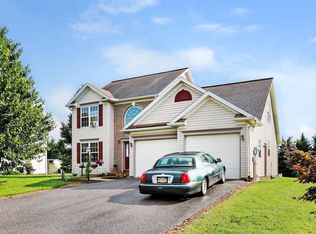 476 Franklin Square Dr, Chambersburg, PA