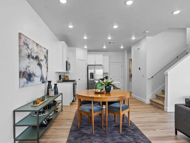 488 W Greenstone Pl — Photo 5