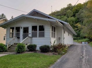 509 1st St NW, Elkader, IA 52043