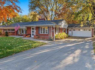 832 E Saint Francis Rd, De Pere, WI 54115