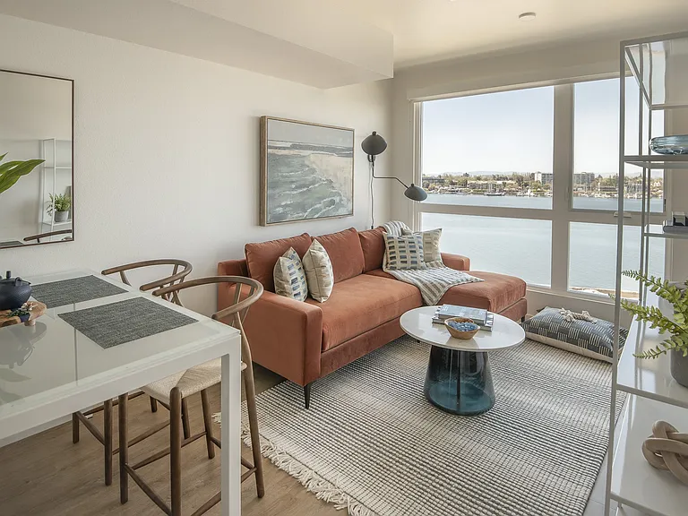 Portico Waterfront — Photo 20