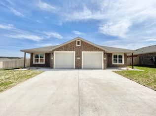 1801 Castroville Trl, Copperas Cove, TX 76522