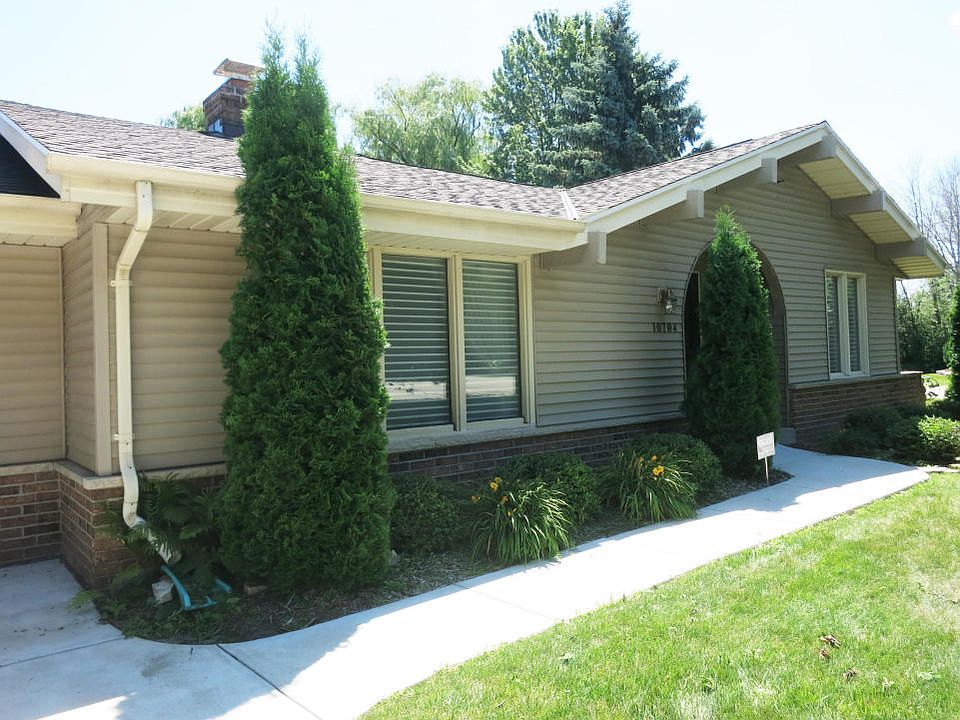 1st image of 10704 N Hollyhock Ct