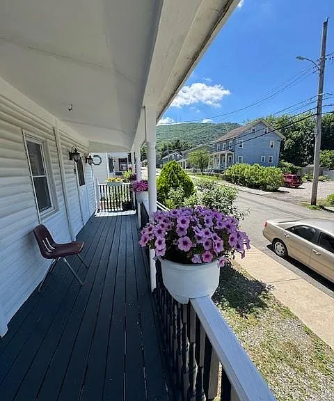 28 Spring St — Photo 3