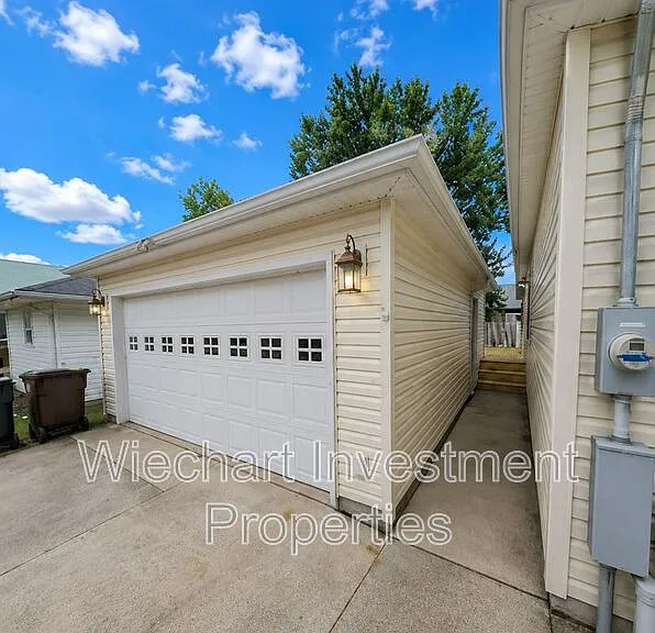 232 N Cherry St — Photo 4
