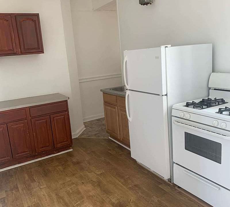 1st image of 4111 28th Ave APT 3