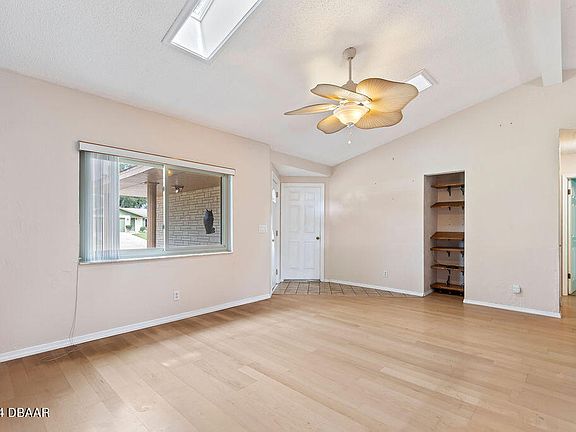 5th image of 634 Sweetwood Dr