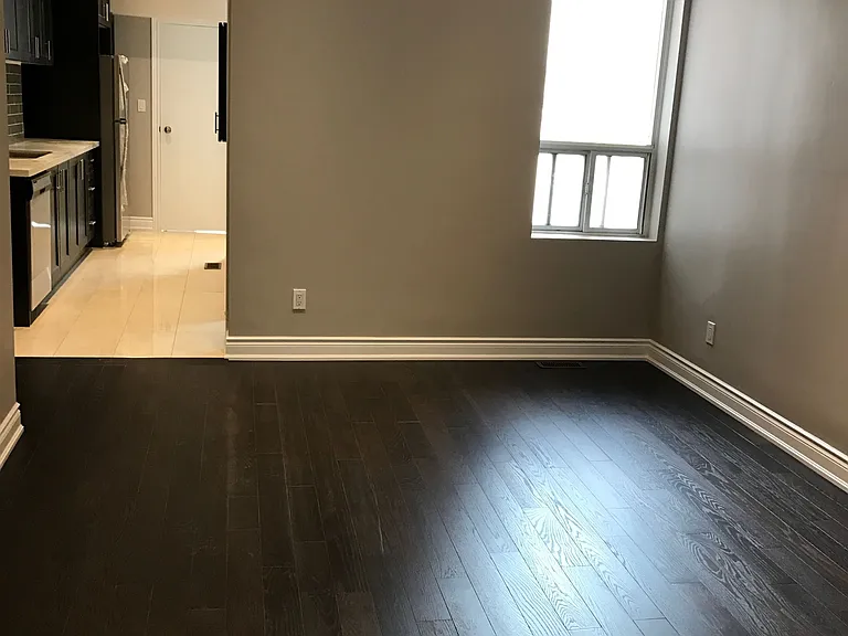 989 Dufferin St #MAIN FLOOR — Photo 1