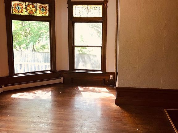 3rd image of 144 Arlington St APT 1