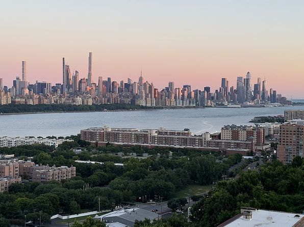 320 Adolphus Ave #803