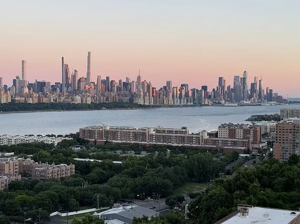 320 Adolphus Ave #803, Cliffside Park, NJ 07010