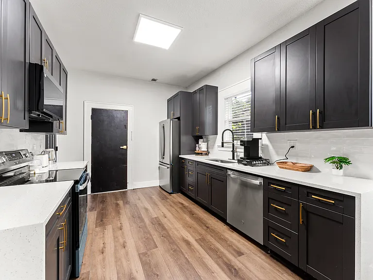 2811 N Market St — Photo 6