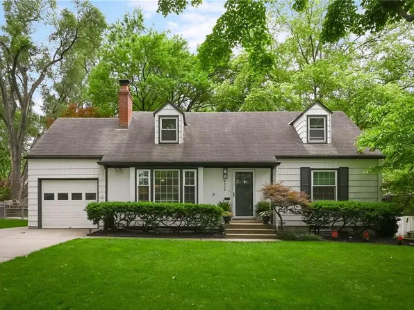 4525 W 74th Pl, Prairie Village, KS 66208