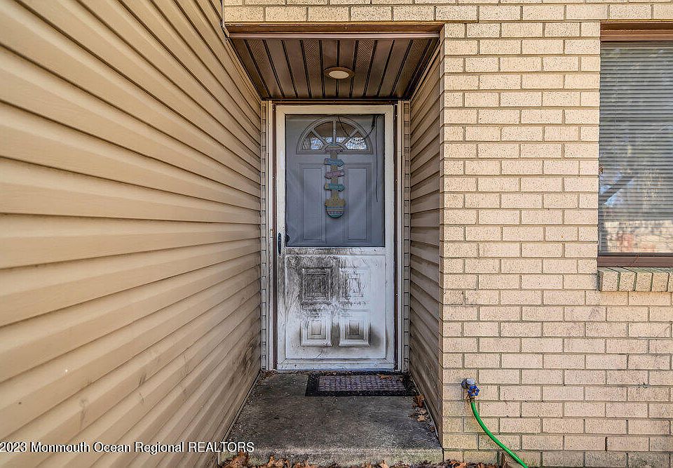31 Woodlake Drive, Lakewood, NJ 08701 Zillow
