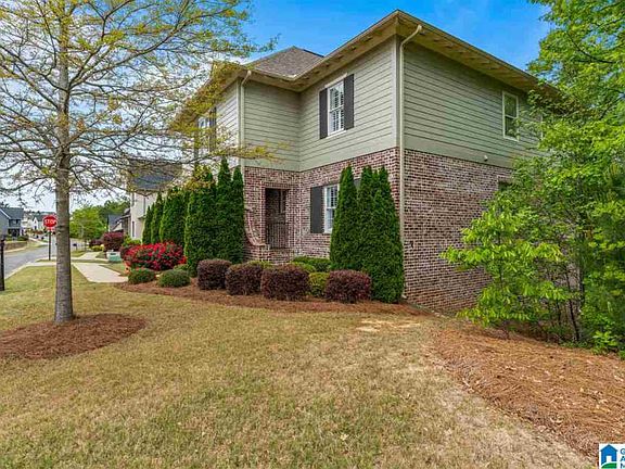 3rd image of 2253 Southampton Dr