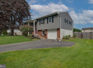 413 Laurelwood Dr, Douglassville, PA 19518