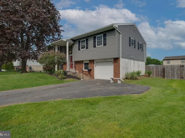 413 Laurelwood Dr, Douglassville, PA 19518