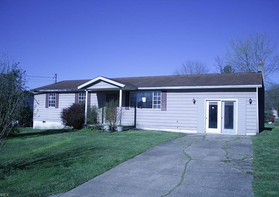 1st image of 140 Wood St