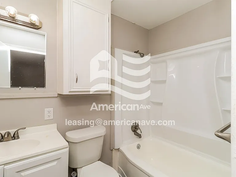 1179758_008_main_bathroom_8.jpg