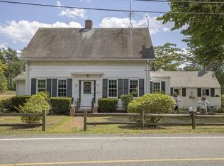 15 Lakeview St, Carver, MA 02330